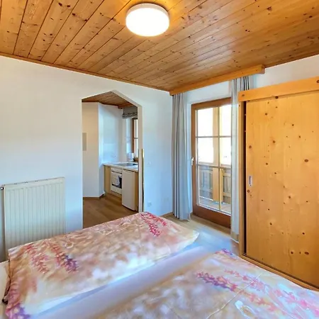 Appartements, Apartment *